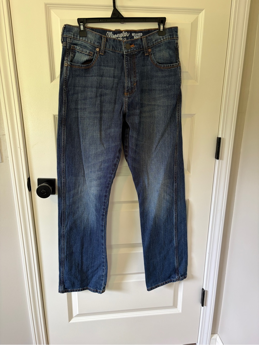 Wrangler Men’s Relaxed Fit Denim Jeans - Medium Blue